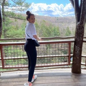 Meet your Posher, Halle